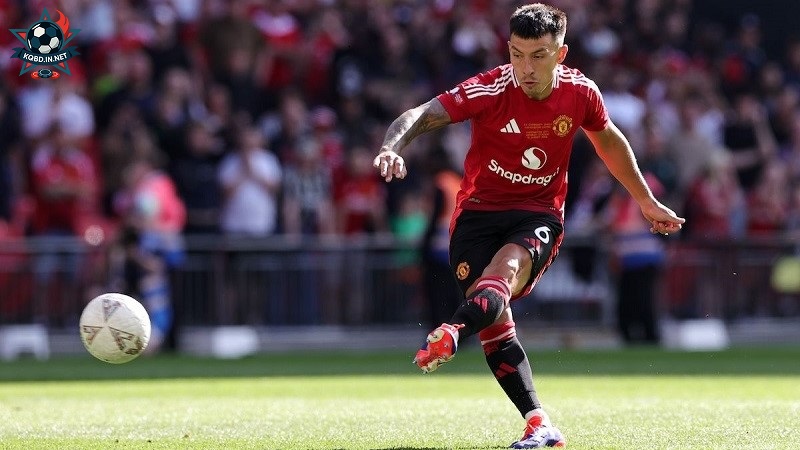 Martinez thích nghi tốt với cả sơ đồ chiến thuật khác nhau của Ten Hag 